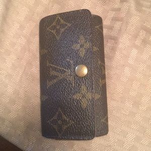 Louis Vuitton 4 key cles